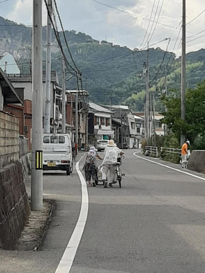 Guesthouse Kume Imabari Railway Station Buitenkant foto